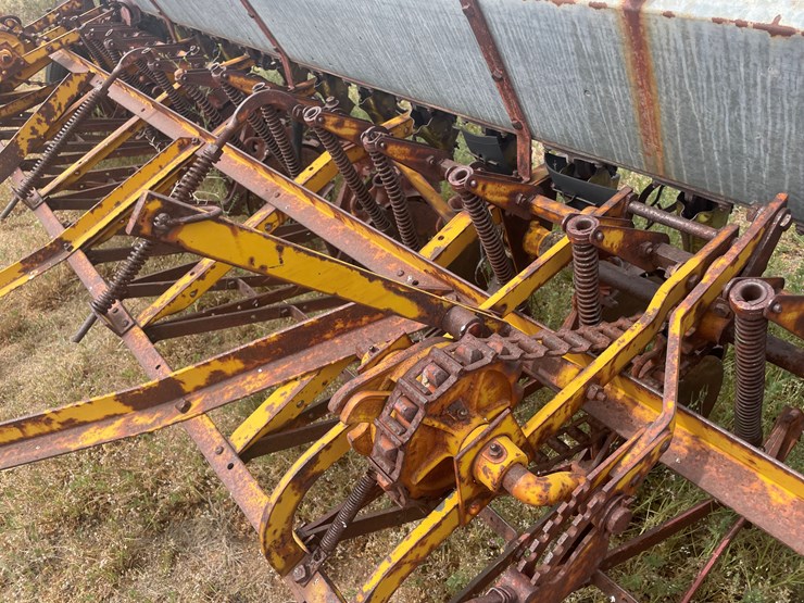 #4057-•-minneapolis-moline-grain-drill-image-14