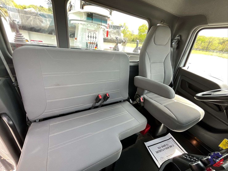 2025-kenworth-t380-image-113