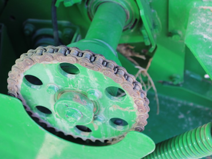 2022-john-deere-560r-image-55