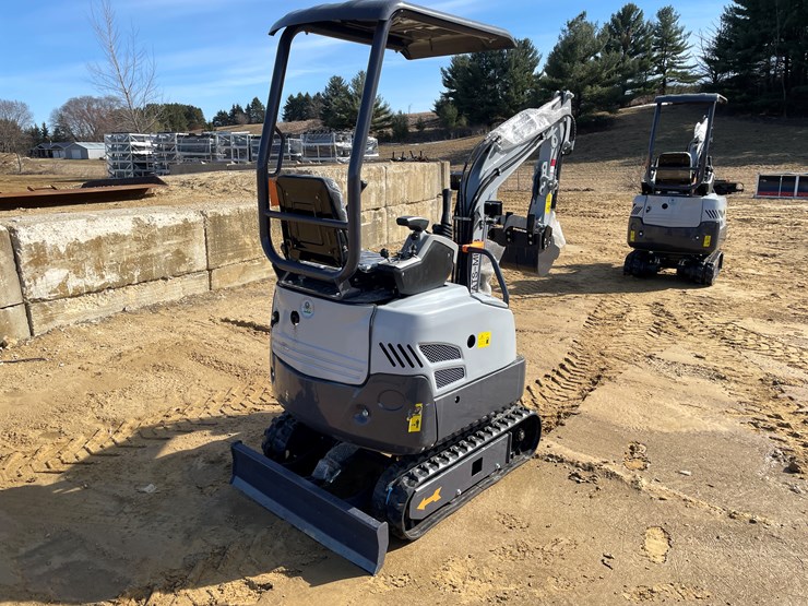 #1032-•-new-ats-me18-mini-excavator-image-5