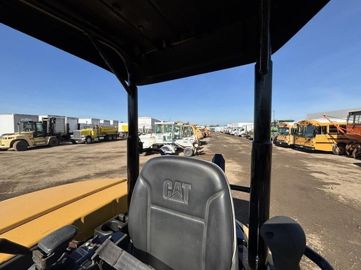 2015-caterpillar-305.5e2-cr-image-35