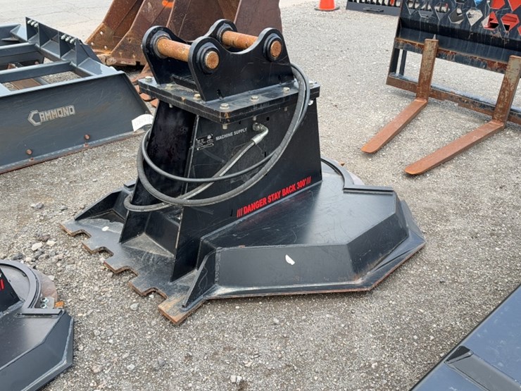 #2013-•-blue-diamond-48"-excavator-disc-mulcher-image-4