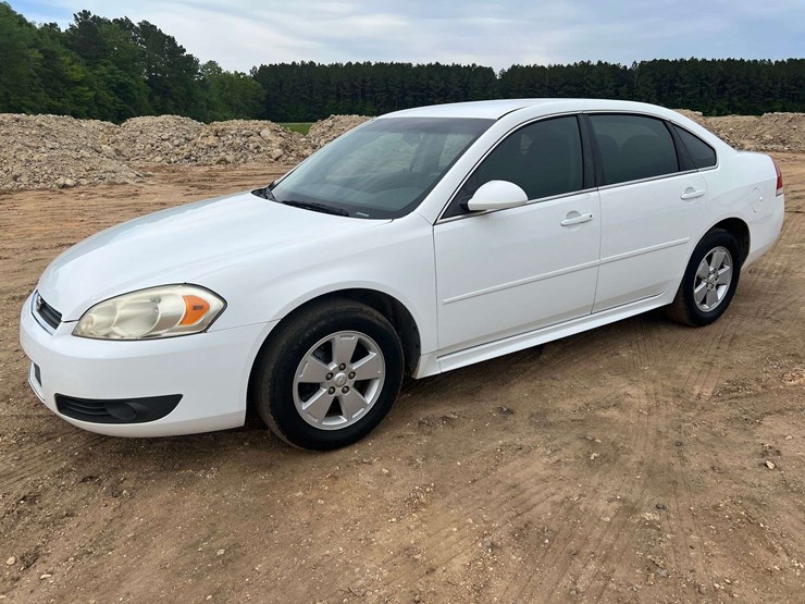 2011-chevrolet-impala-lt-4-door-sedan-(206,126-miles)-image-1