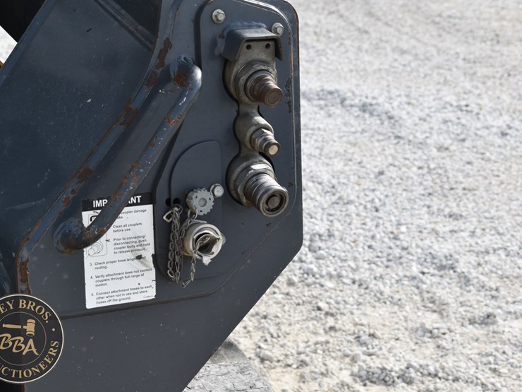 2021-deere-333g-image-11