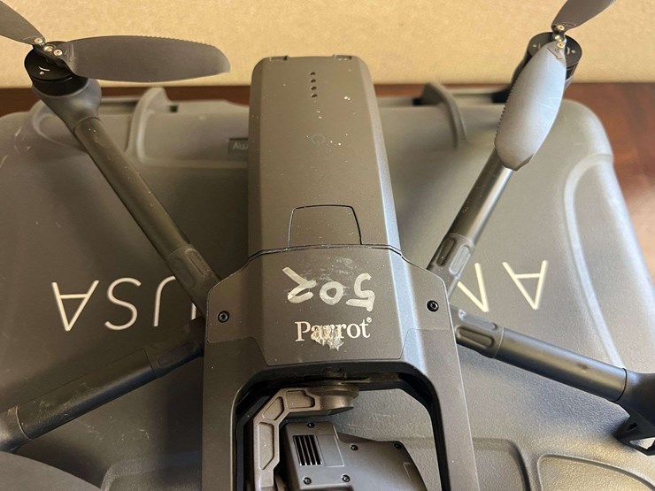 parrot-anafi-usa-foldable-drone-with-4k/thermal-camera-image-10