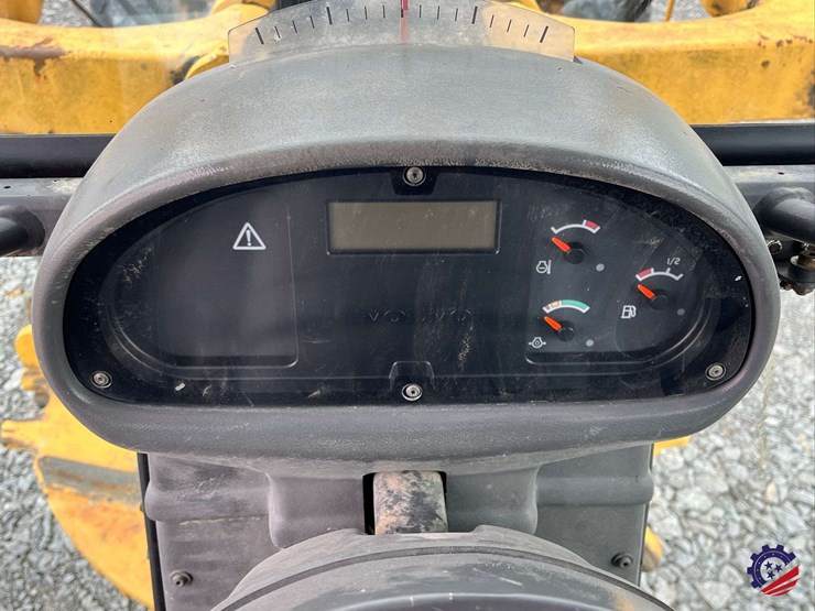 2003-volvo-g710b-image-66