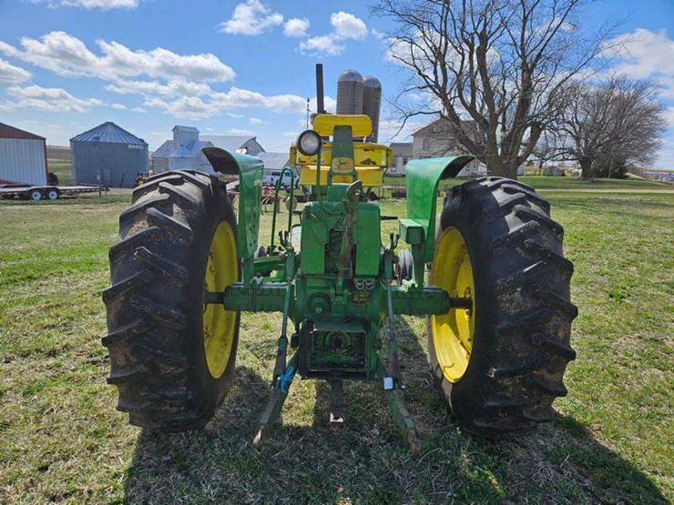 john-deere-4010-image-4
