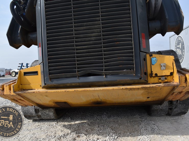 2021-deere-333g-image-25