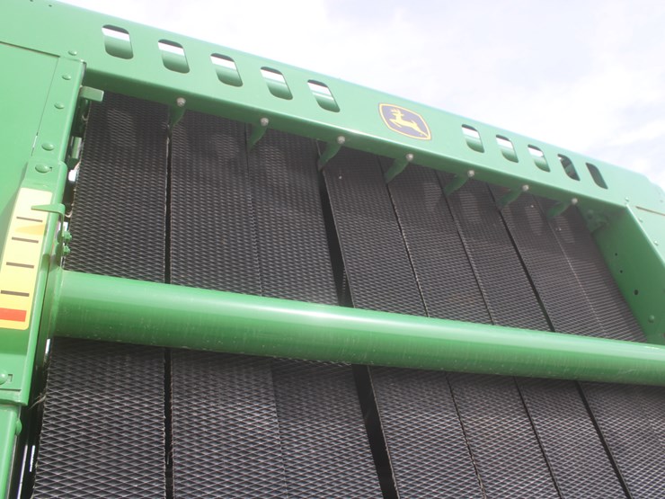 john-deere-560m-image-29