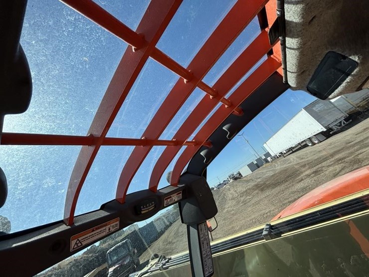 2017-jlg-g5-18a-image-34