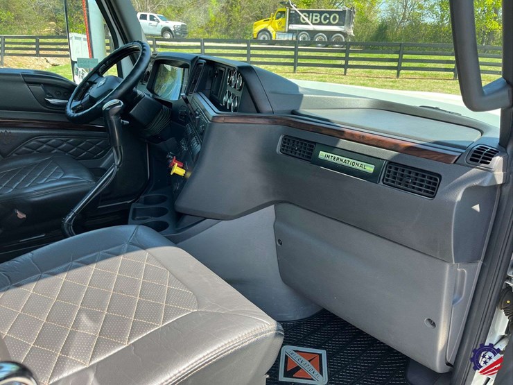 2024-international-hx520-image-76