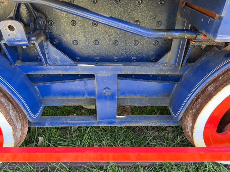 frick-steam-locomotive-with-track-image-167