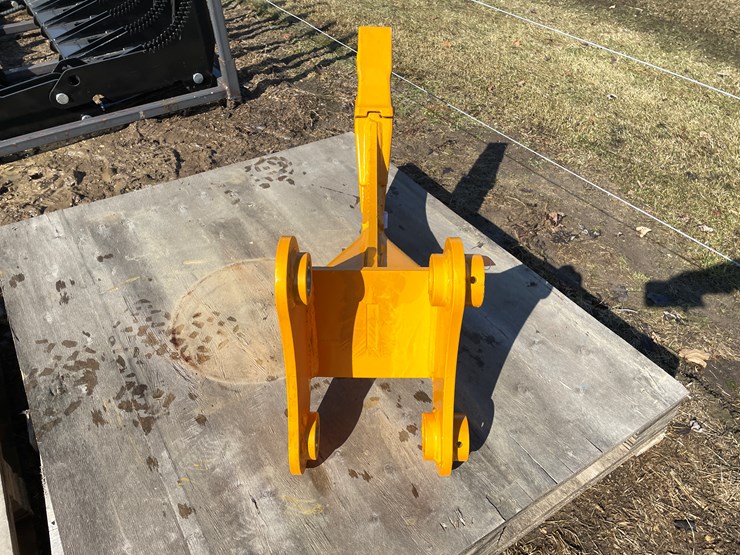 caterpillar-305-image-4