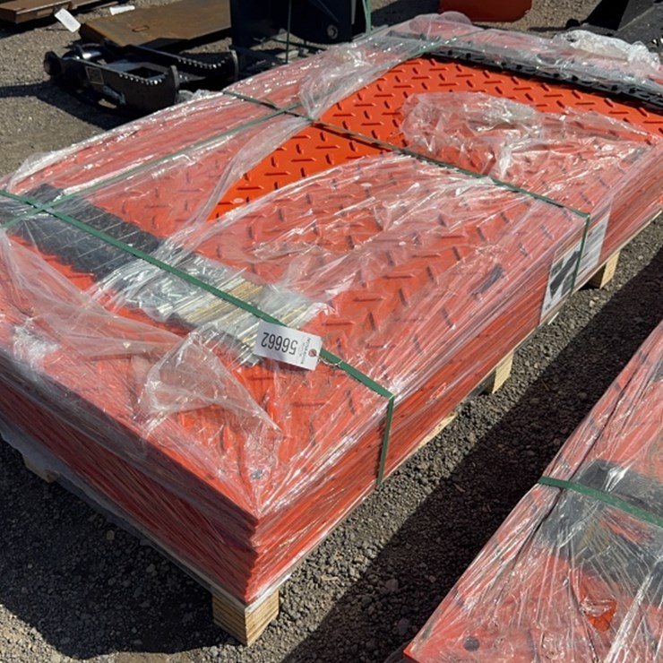 #1051 • QTY (12) 4' X 7' GROUND PROTECTION MATS