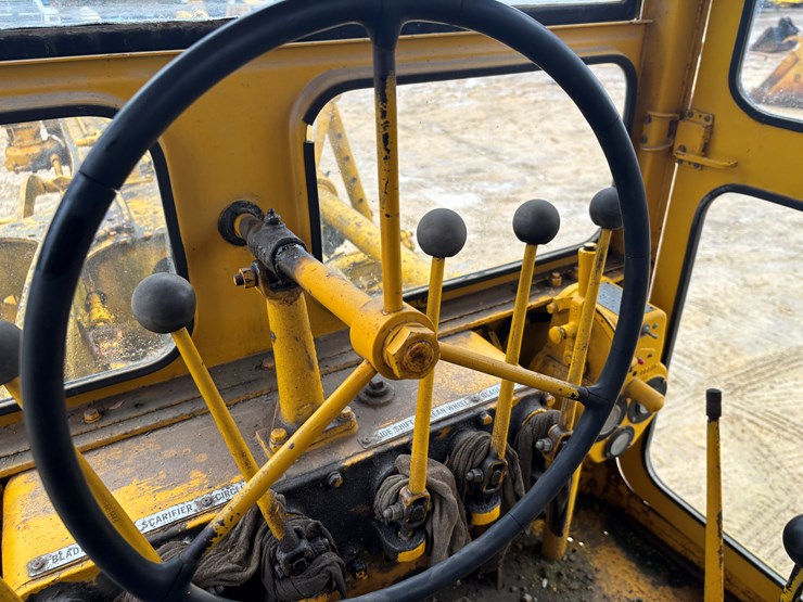 caterpillar-12-image-29