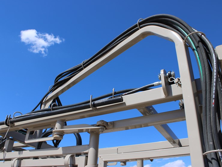 #1085-•-new-circle-t-portable-hydraulic-squeeze-chute-image-21