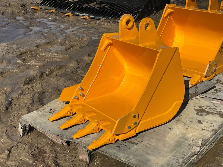 caterpillar-305-image-1