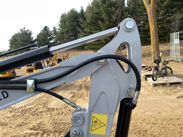 #1043-•-new-ats-d12d-mini-excavator-image-25