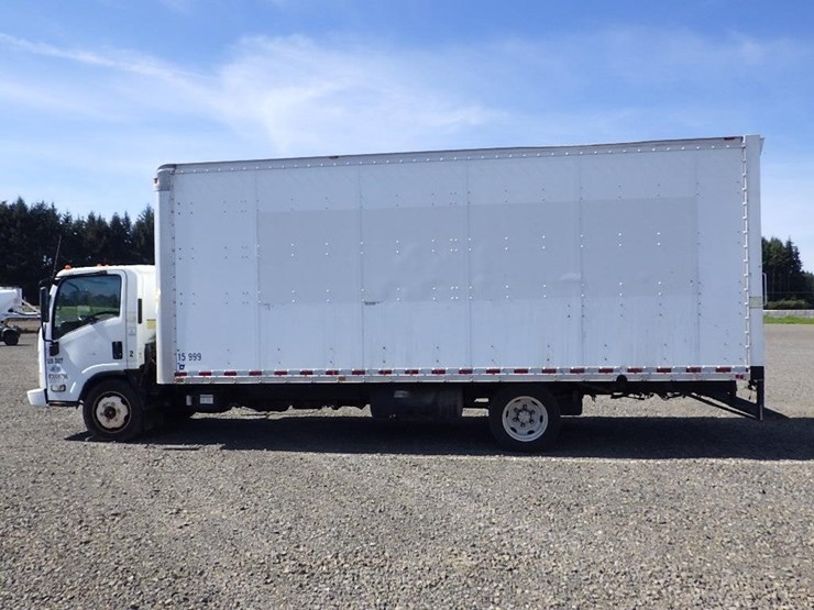 2010-isuzu-npr-image-8