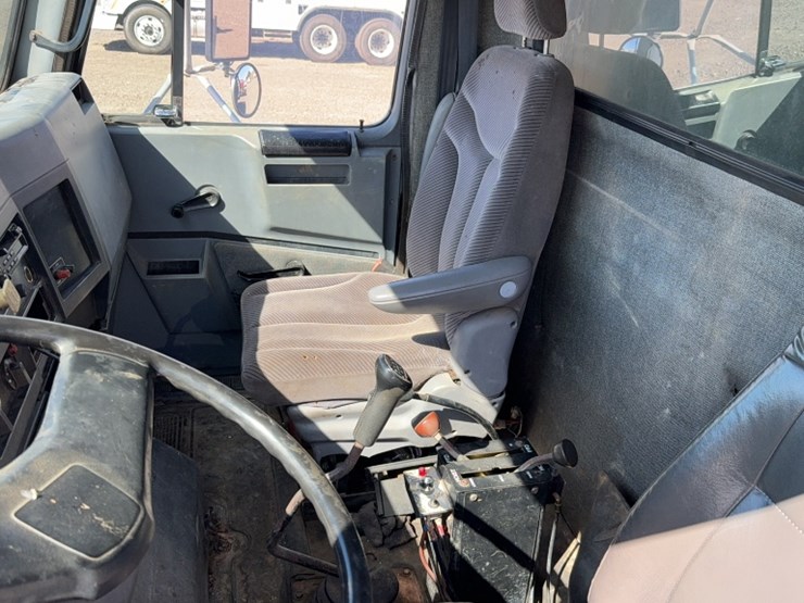 1993-international-7-image-16