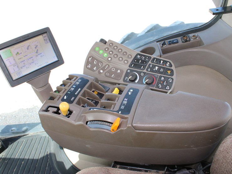 2012-john-deere-8270r-image-32