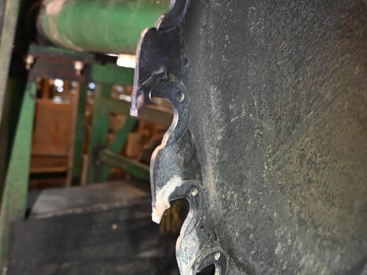 #118-•-56"-husk-with-top-saw-image-13