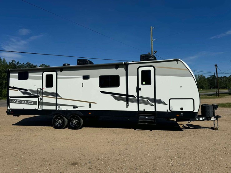 2021-radiance-28bh-bumper-pull-camper---bunks-image-13