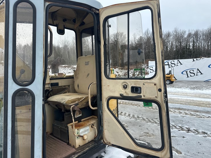 caterpillar-307-image-39