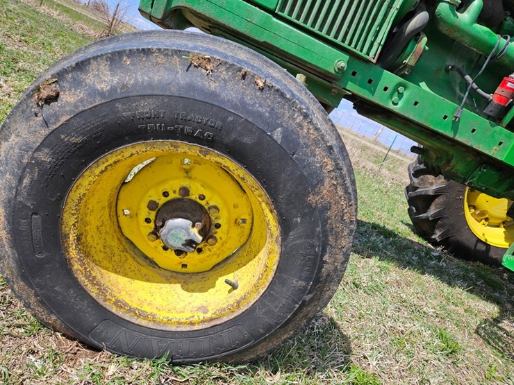 john-deere-4010-image-39