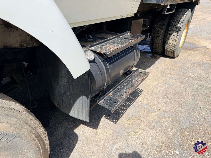 2007-international-7400-image-8