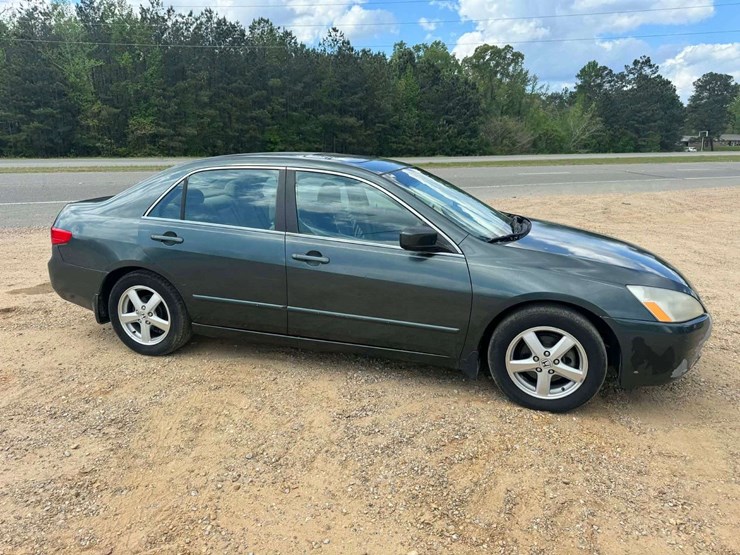 2005-honda-accord-4-door-sedan-(347,973-miles)-image-6