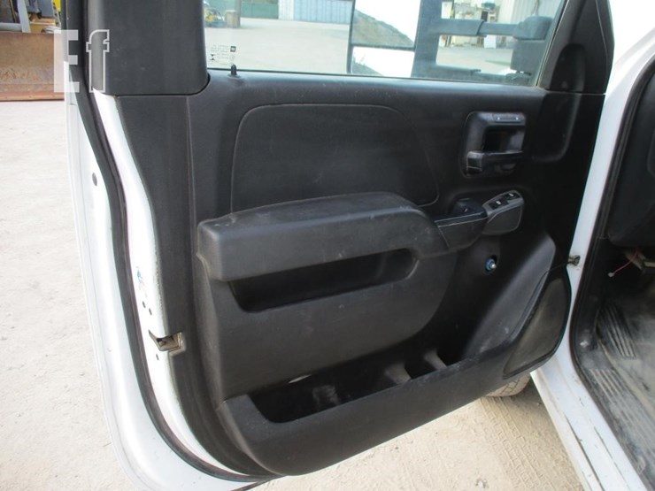 2016-chevrolet-3500hd-image-11