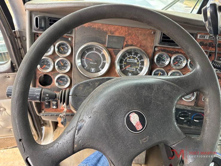 kenworth-w900-image-33