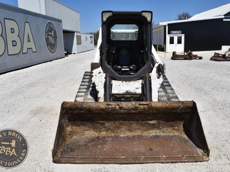2013-bobcat-t650-image-13