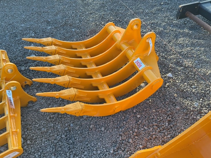 caterpillar-305-image-1