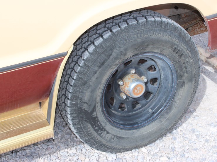 1985-dodge-ram-350-image-17