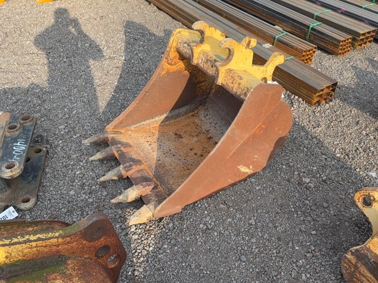 john-deere-32-image-1