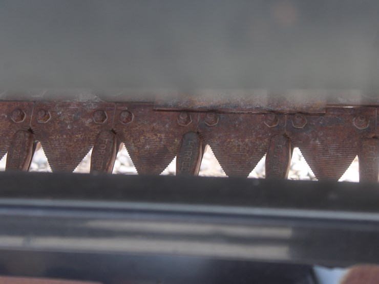 hesston-1170-image-16