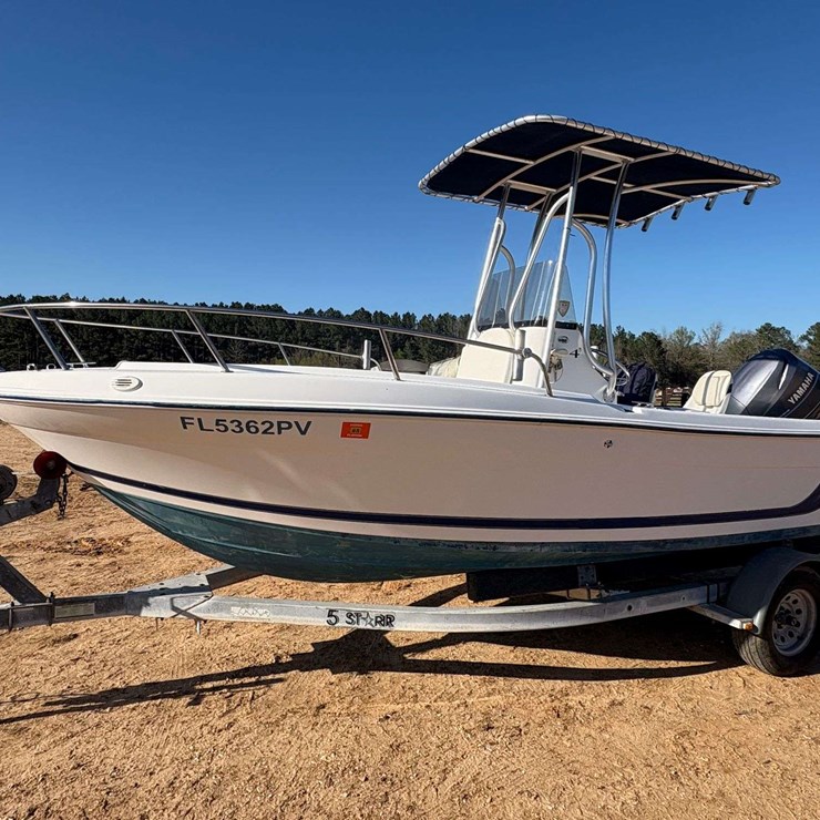 2001 Cobia Center Console Saltwater Boat