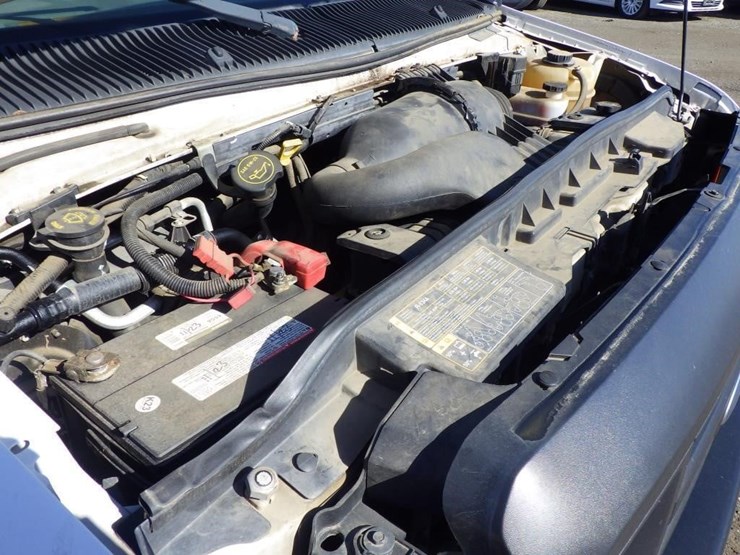 2008-ford-cargo-image-10