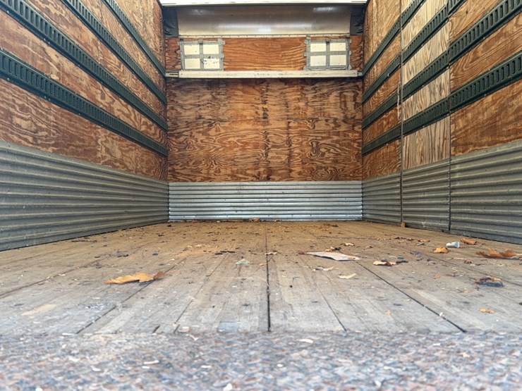 2004-isuzu-ftr-image-11