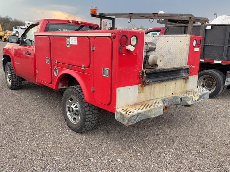 2011-chevrolet-2500-image-11