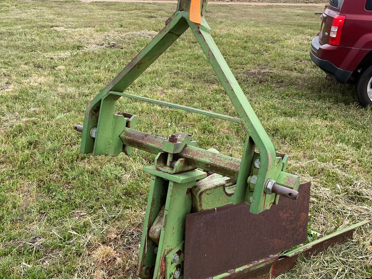 #4090-•-3-point-v-trencher-image-1