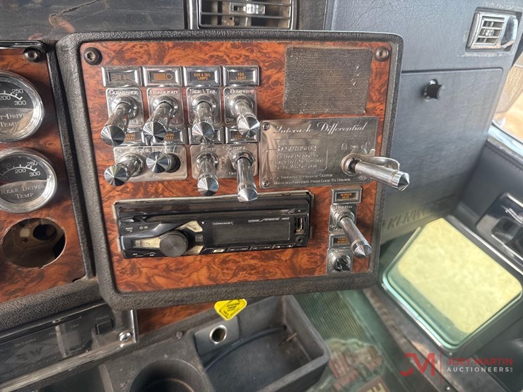 kenworth-w900-image-22