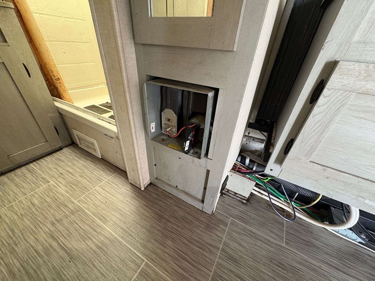 2022-forest-river-ibex-travel-trailer-w/-solar-power-system-image-26