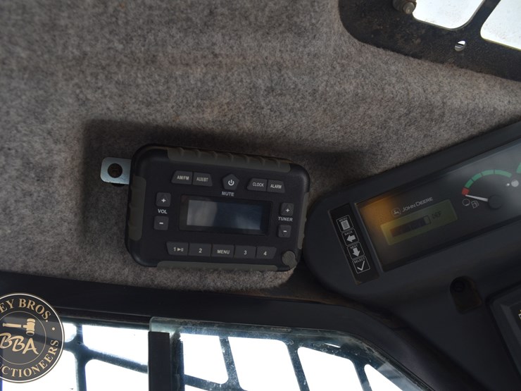 2021-deere-333g-image-42