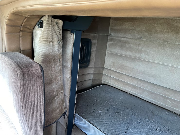 1998-peterbilt-378-image-72