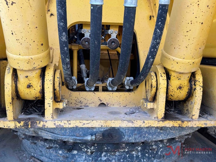 komatsu-pc210-lc-10-image-19