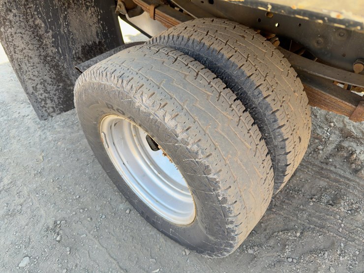 2014-ford-f350-xl-image-13