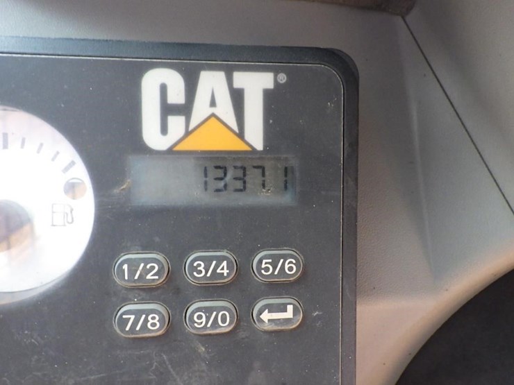 2020-caterpillar-226d3-image-32